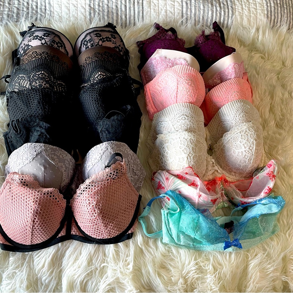 14 Victorias Secret Bras